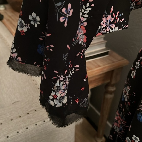 Torrid Floral Challis Bell Sleeve Dress Size 1X - Picture 6 of 10